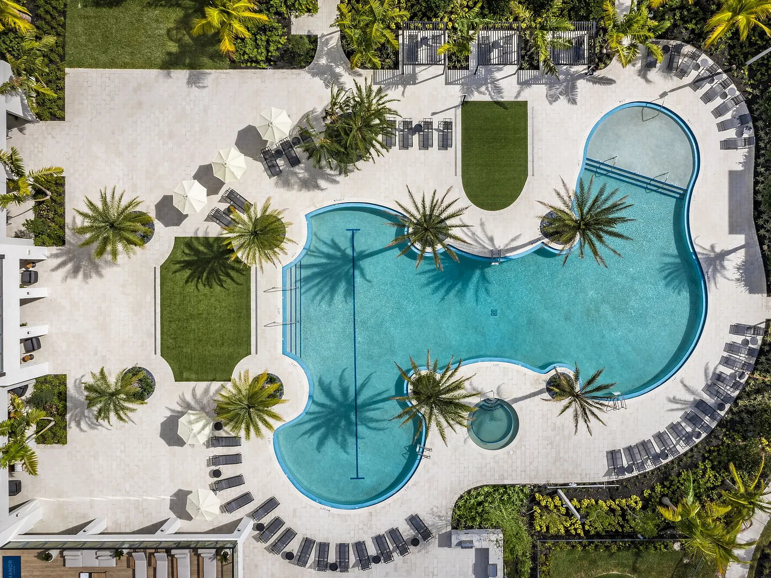 Manor Hialeah — Photo 2