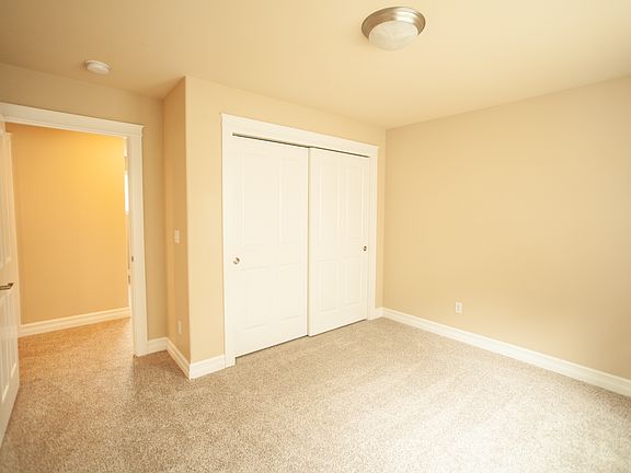 Bedroom & Closet