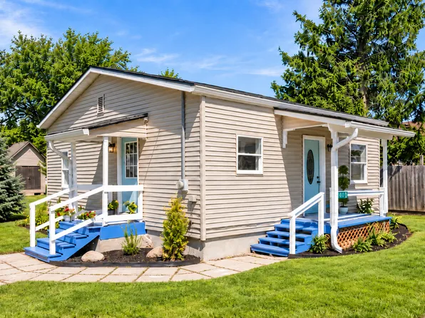 406 W 2nd St, Sheridan, IN 46069