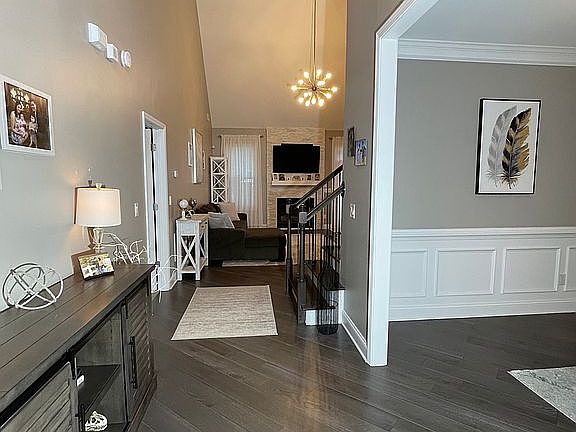 4th image of 250 Bonnie Ln