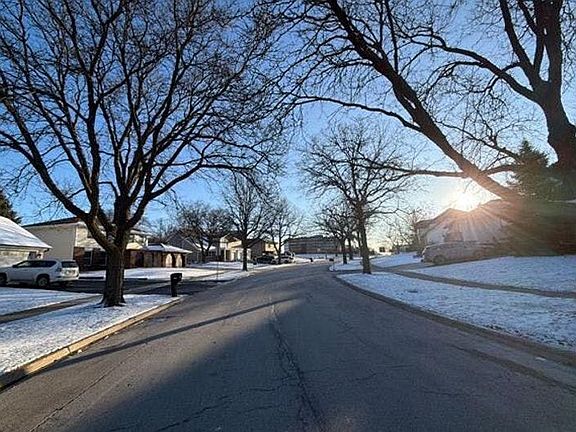 5th image of 3132 Venard Rd