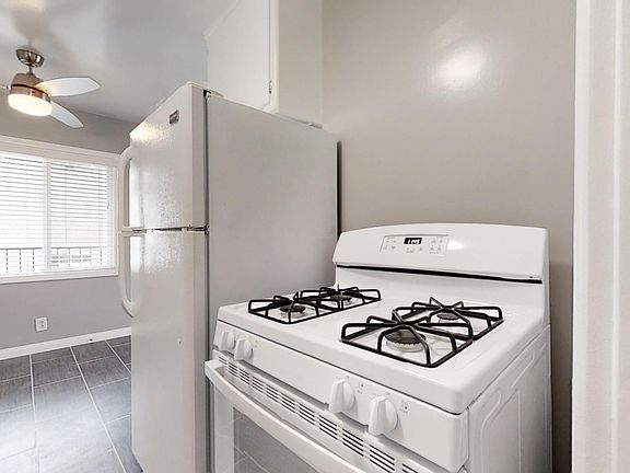 5th image of 1529 Granville Ave #8