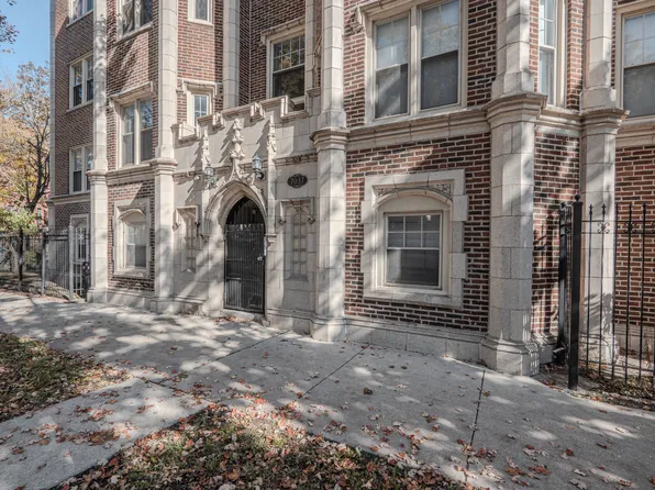 7037 S Crandon Ave #219, Chicago, IL 60649