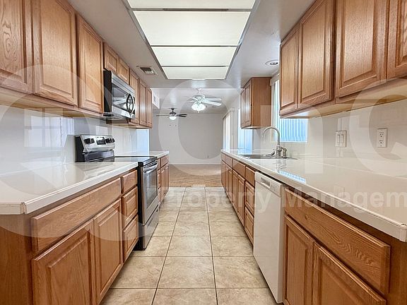 4th image of 12034 N 29th St