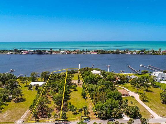 2nd image of 1840 Bayshore Dr
