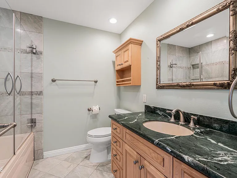 327 Bethany St — Photo 31