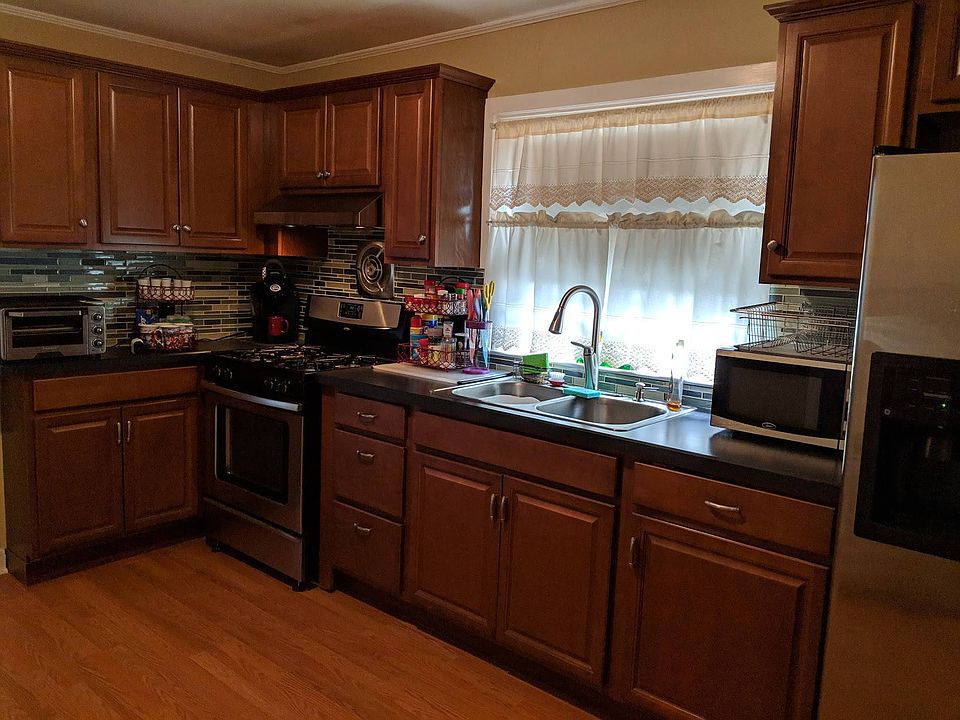 1st image of 11 Bailey Pl