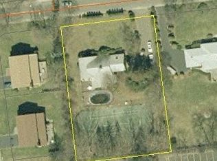 51 Walter Ave #B, Hicksville, NY 11801