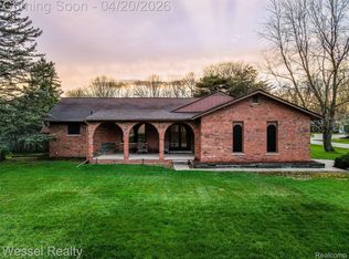53659 Wolf Dr, Shelby Township, MI 48316