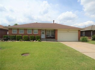 224 W Coe Dr, Midwest City, OK 73110