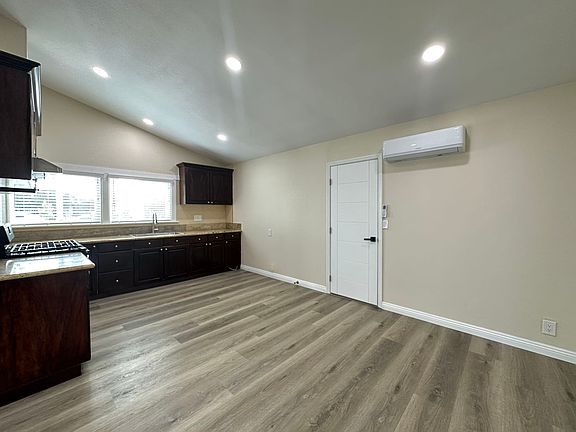 4th image of 3127 Marlinda Ave