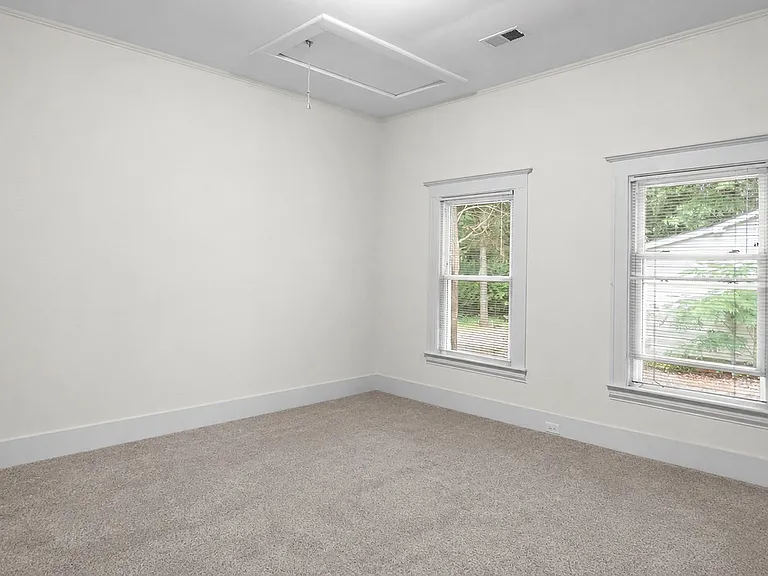 211 Armour St — Photo 7