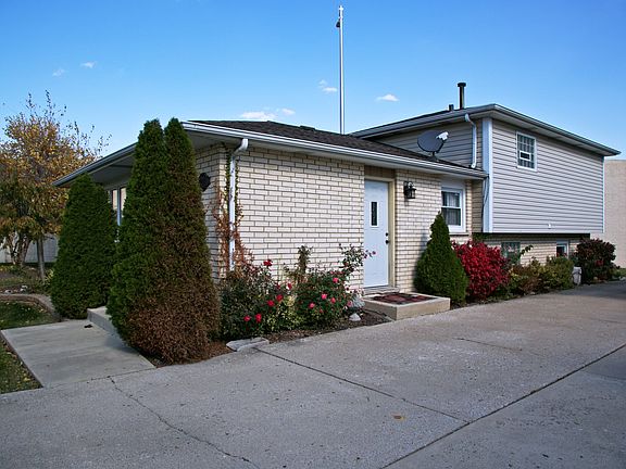 3rd image of 8421 S 83rd Ave