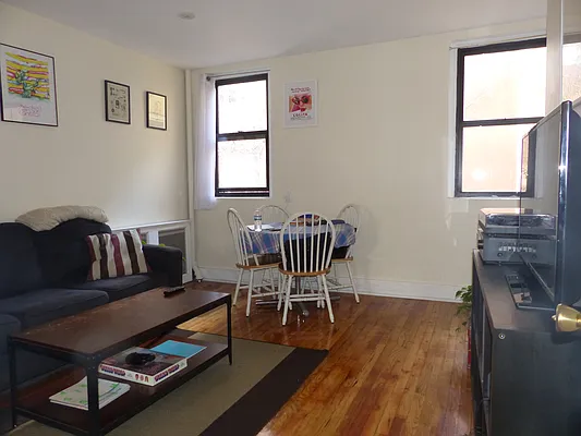 Rented by Immac Realty | media 17