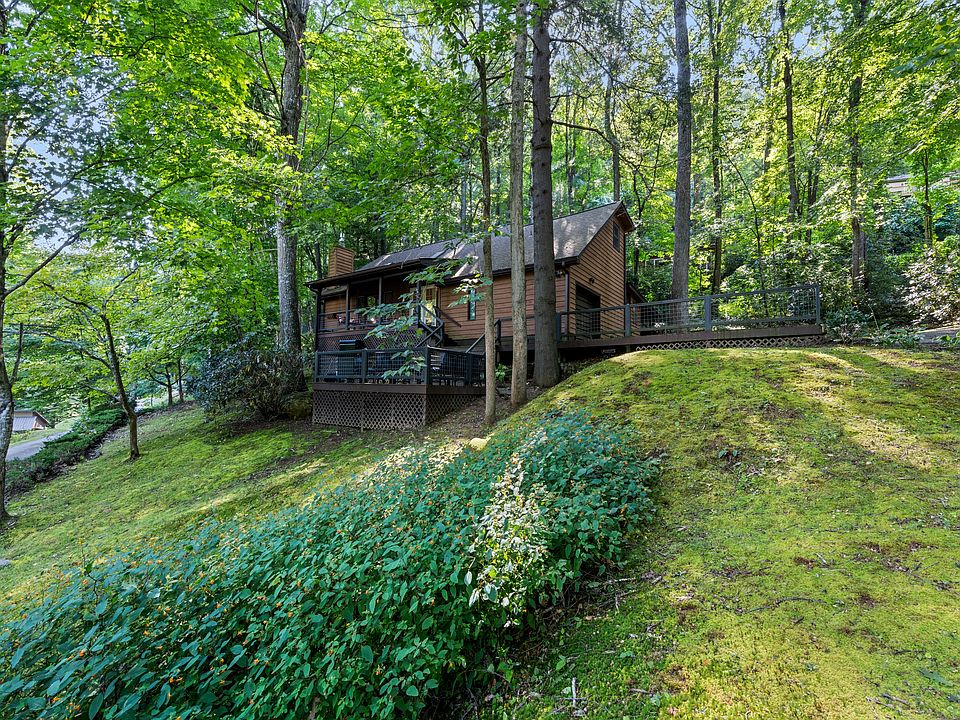 1st image of 585 Summit Dr