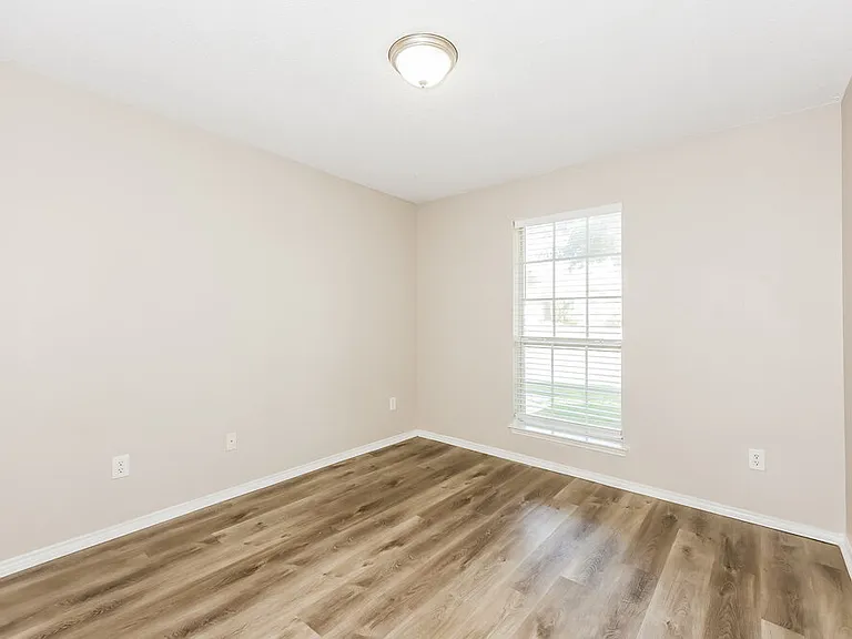 617 Saint Eric Dr — Photo 12