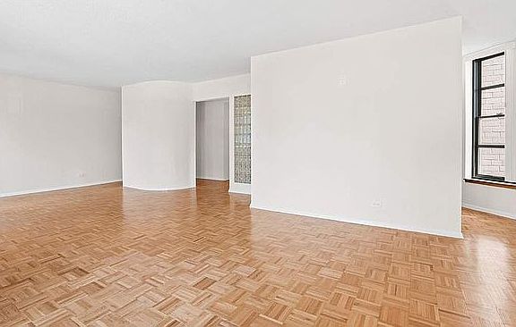 4th image of 224 E 52nd St APT 17