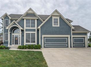 1617 SW Summit Hill Ct, Lees Summit, MO 64081