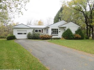 15 Crestmont Cir, Presque Isle, ME 04769