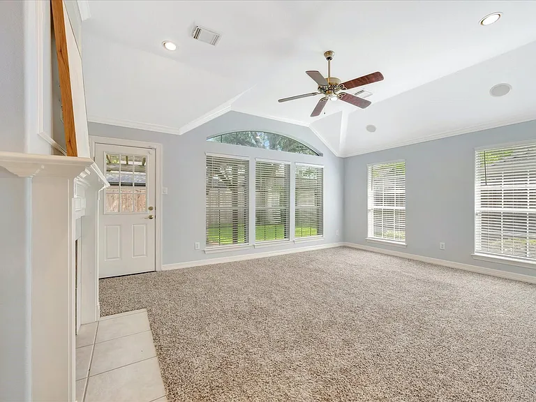2421 Baycrest Dr — Photo 19