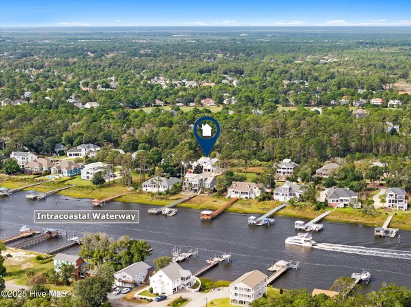 2611 Mariners Way SE, Southport, NC 28461