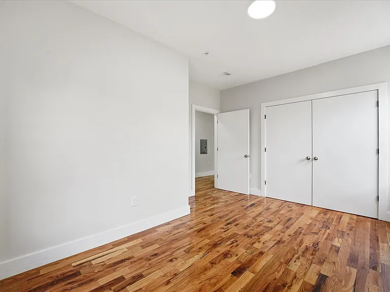 112-114 N Walnut St #2C — Photo 9
