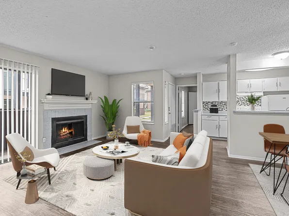 Pine Oaks Apartments