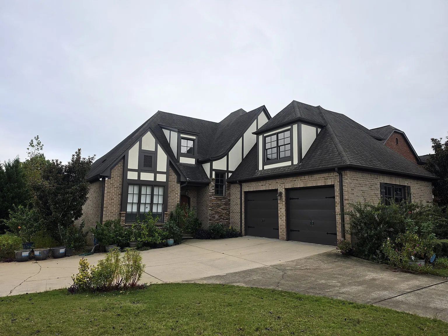 4 bed, 3000 sqft, $2,950 — Photo 1