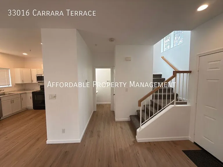33016 Carrara Ter — Photo 4