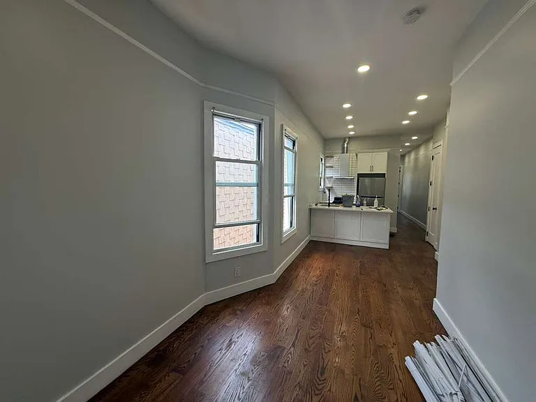 112 Duncan Ave #3 — Photo 3