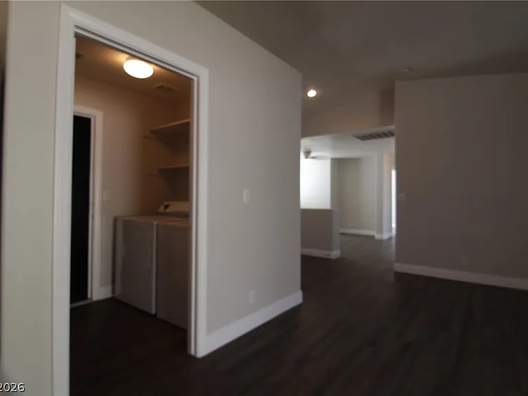 916 Clubview Dr — Photo 12