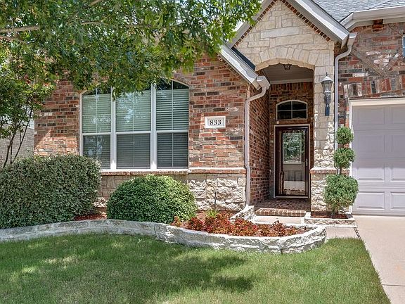 5th image of 833 Lake Hollow Dr