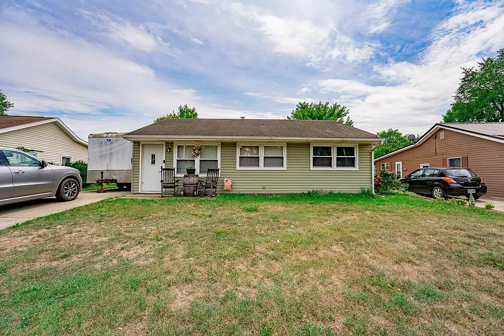 512 Rose Dr photo 1