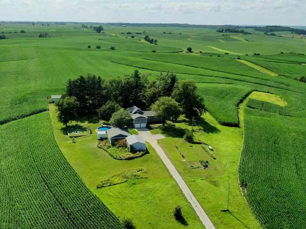 1767 T Ave, South Amana, IA 52334