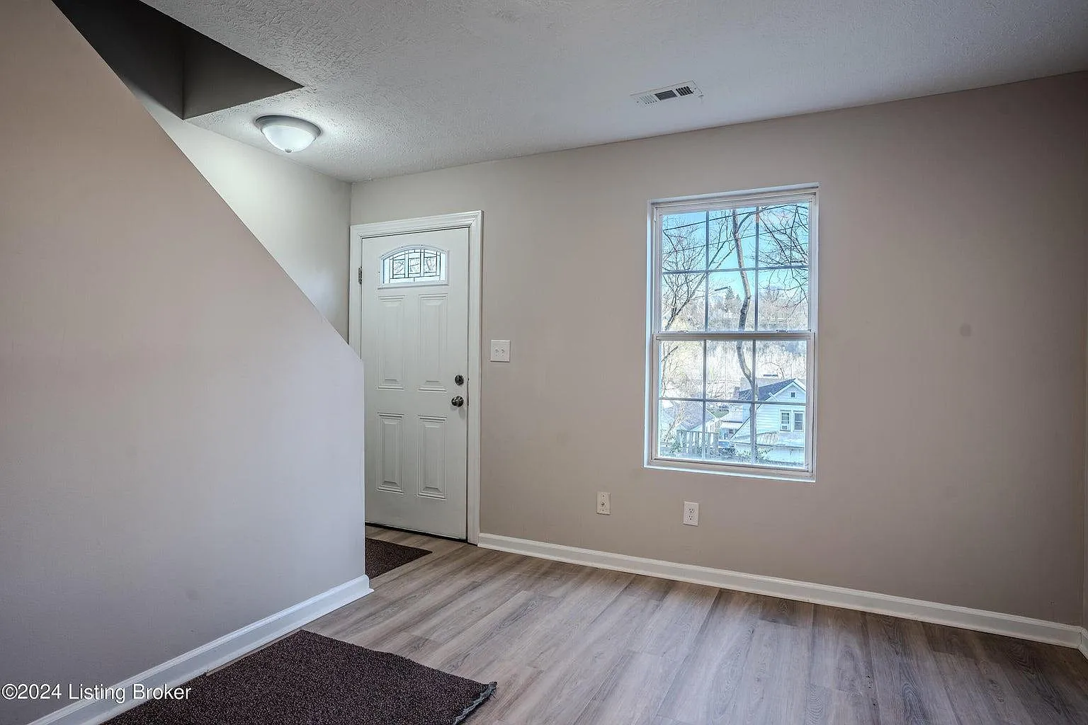 144 Montgomery Ave — Photo 4