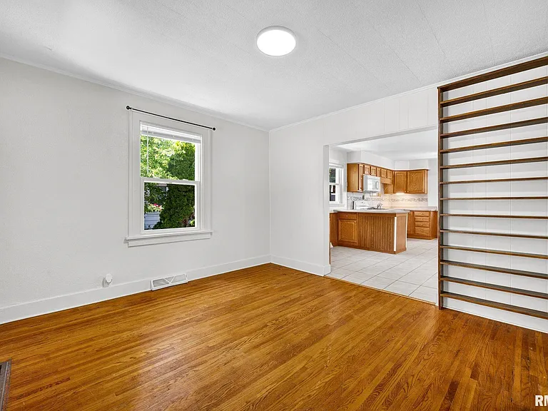 1413 W Gilbert Ave — Photo 3
