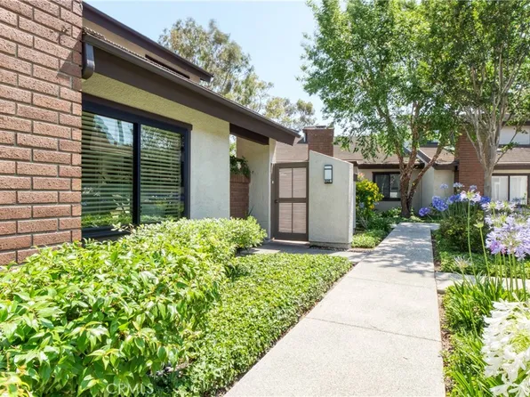 425 Old Ranch Rd, Seal Beach, CA 90740