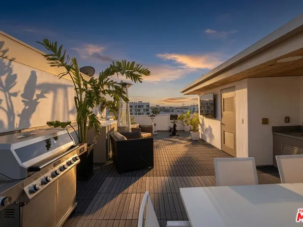 6728 W Hepburn Way, Los Angeles, CA 90038