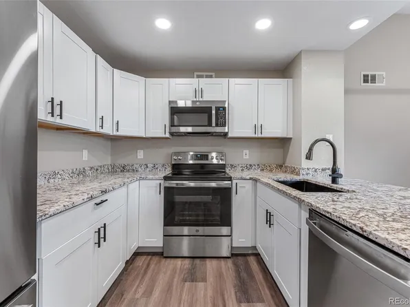 6001 S Yosemite St APT E204, Greenwood Village, CO 80111
