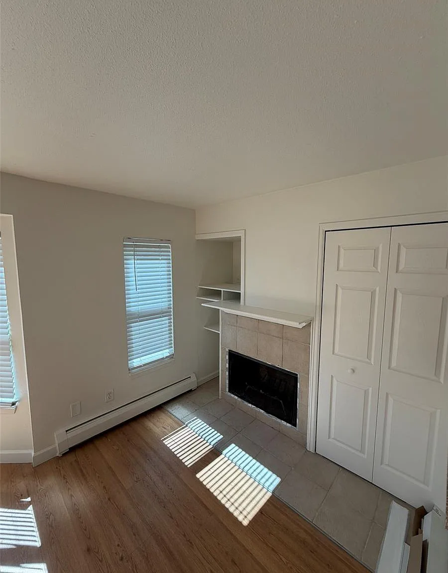 2 bed, 2.0 bath, 998 sqft, $2,295 — Photo 4