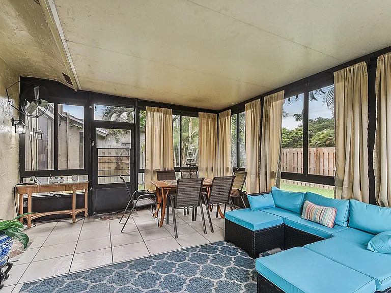 11063 Oakdale Rd — Photo 16