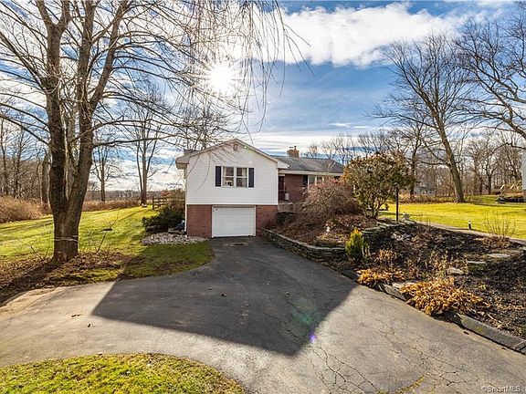 4th image of 25 Fernwood Dr