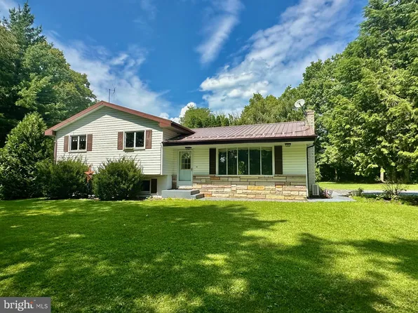 189 Fishing Creek Rd, Mill Hall, PA 17751