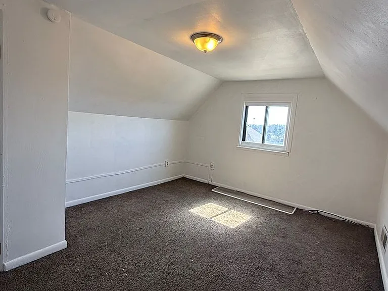 133 E 20th Ave — Photo 8