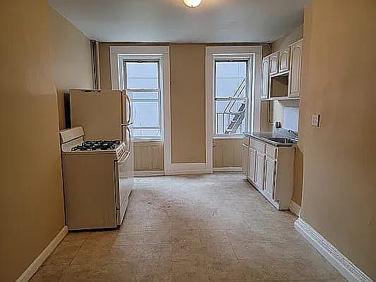 1st image of 17 Humboldt St #3A