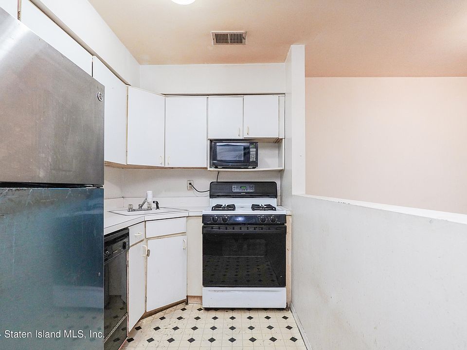 2nd image of 17 Thelma Ct