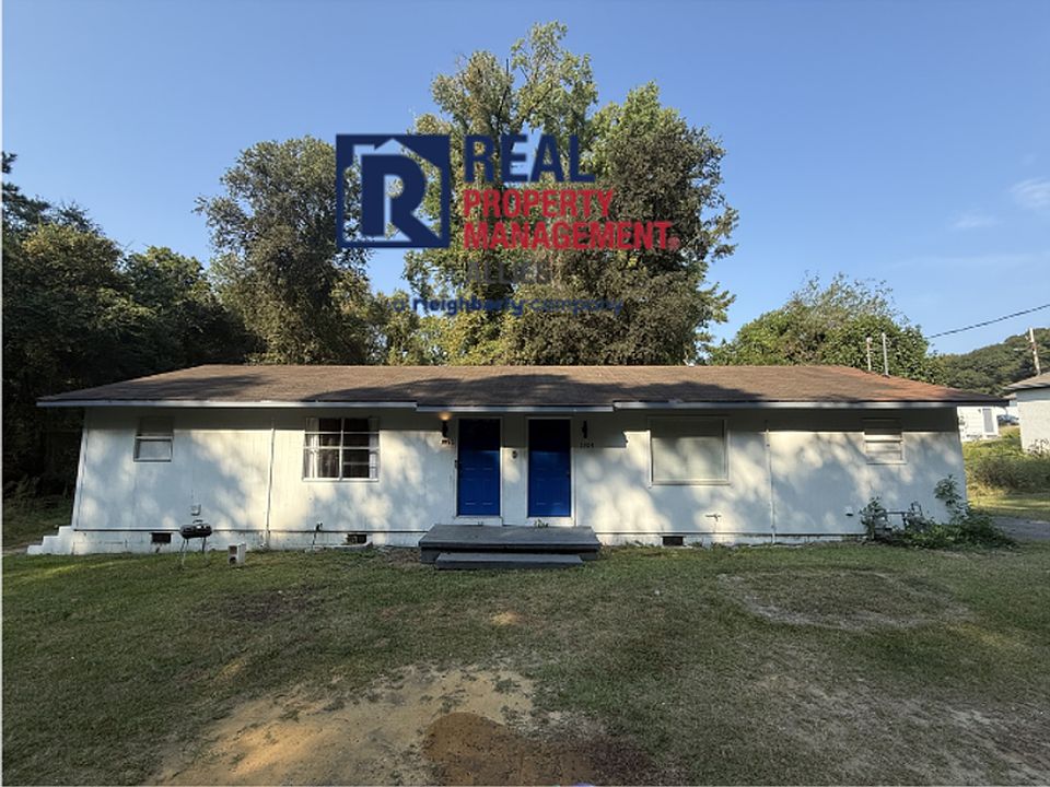 1st image of 2926 Skyline Rd