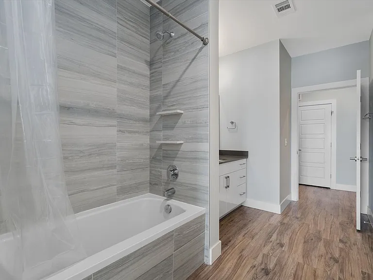 6444 Burnet Rd #501 — Photo 24