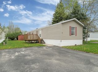 26 Walnut St, Minooka, IL 60447