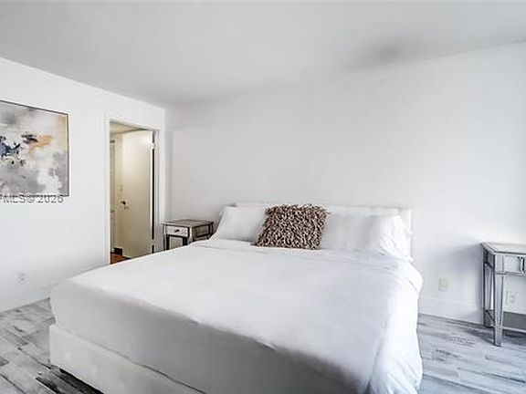 3rd image of 2401 Collins Ave APT 1410